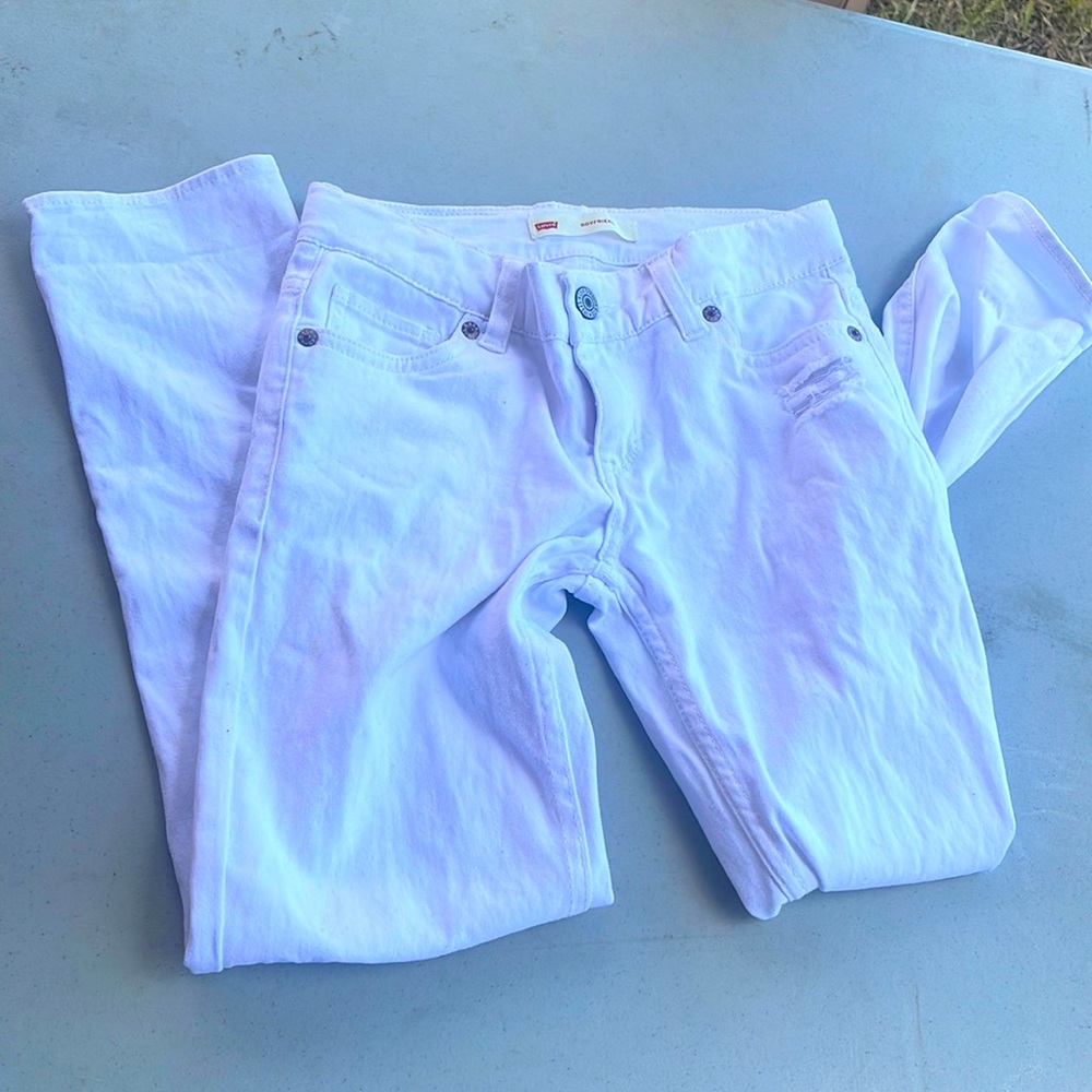 White Levi boyfriend jeans for girls
